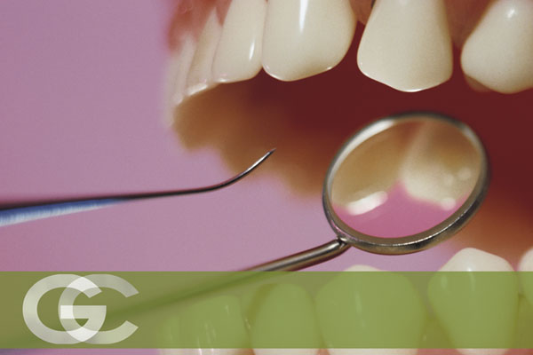 periodoncia en sevilla, sangrado de encías, infección de encías, solución a la periodontitis