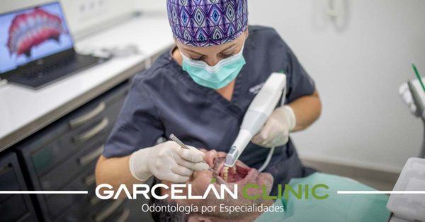 ¿Te produce arcadas que te tomen moldes de la boca? Tenemos la solución: el escáner intraoral 3Shape TRIOS | Dentistas en Sevilla - Clínica Dental en Sevilla