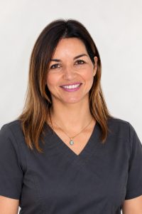 Dra. Lorena Álvarez​ Periodoncia odontologia